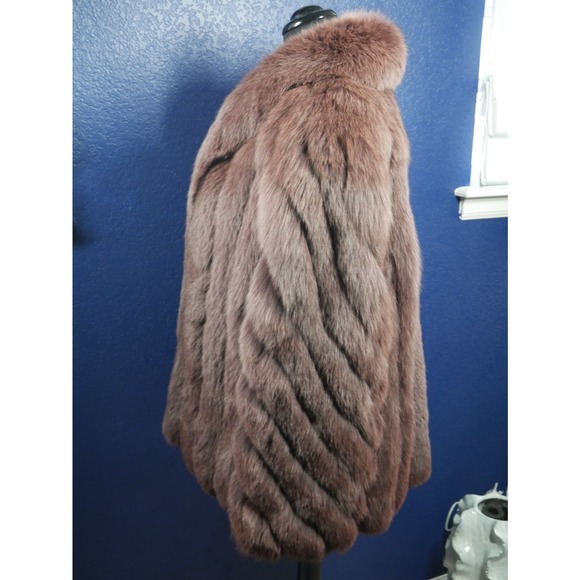 Beautiful Burgundy Maroon Dyed Fox Fur Coat Jacket - Picture 2 of 5